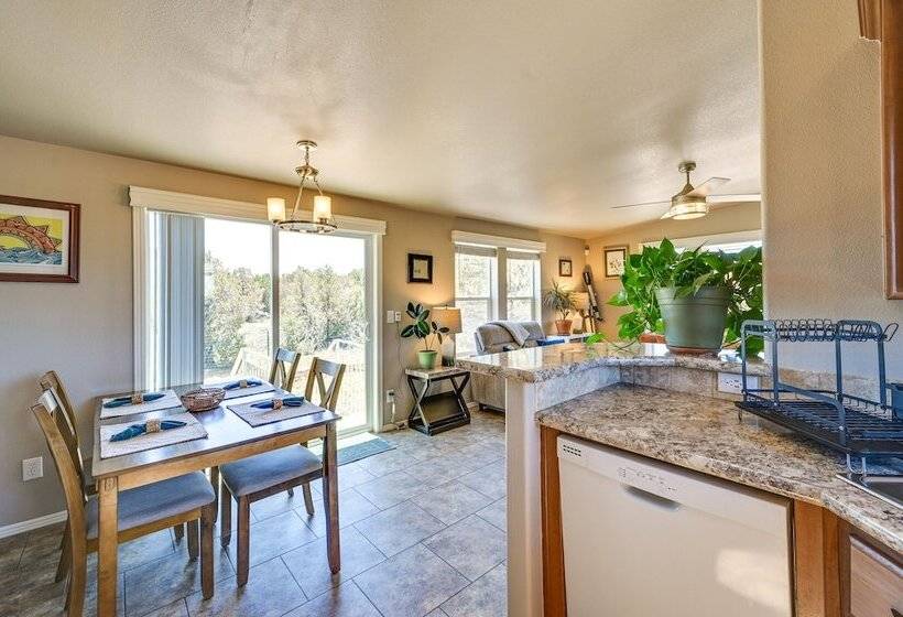 Williams Retreat W/ Patio Oasis & Mountain Views