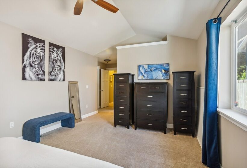 Cheery Tacoma Vacation Rental: 7 Mi To Owen Beach!