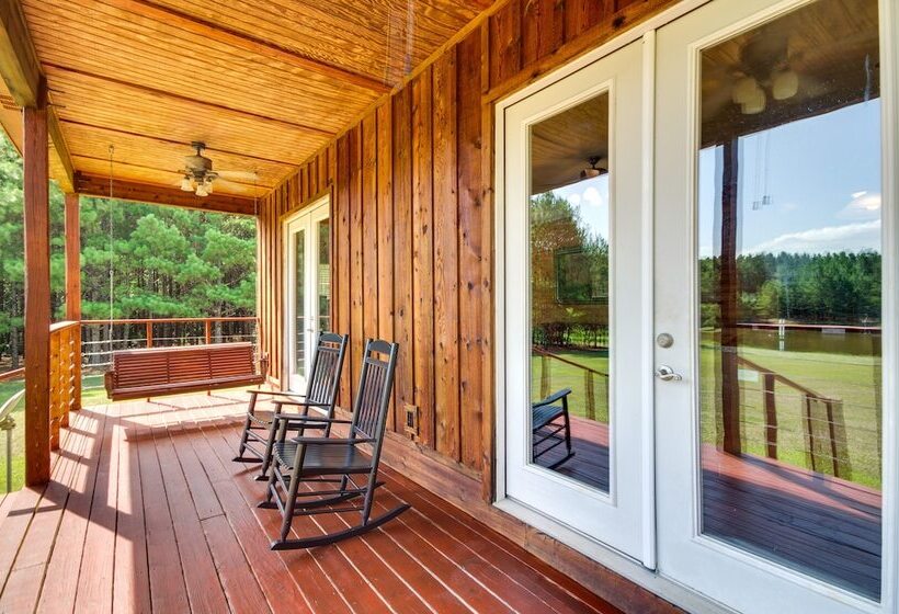 Cozy Summit Cabin W/ Hiking Trails & Fishing Pond!