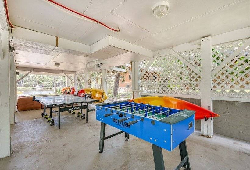 Crystal River Retreat W/ Private Dock & Kayaks!