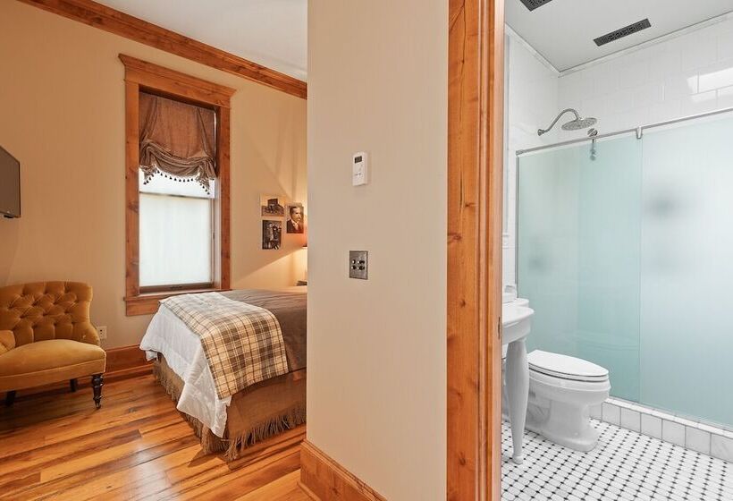 مسافرخانه The Kleemann House