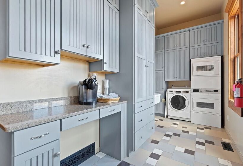 مسافرخانه The Kleemann House