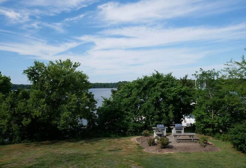 בית מלון כפרי The Lodge At Great Oak Landing