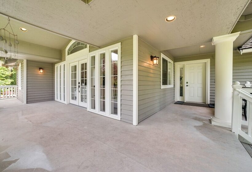 Issaquah Retreat Near Lake Sammamish State Park!