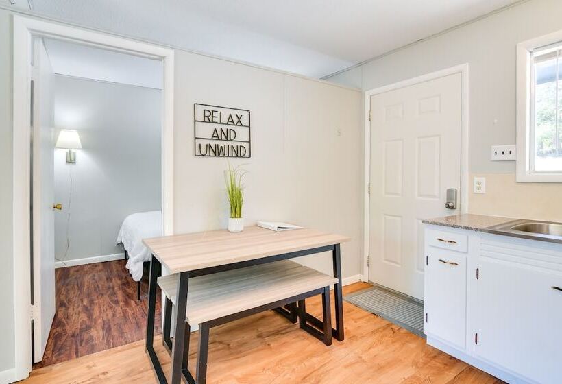 Kimberling City Cabin W/ Boat Slip, Deck & Pool