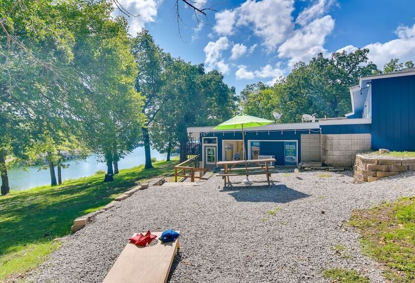 Lakefront Haven: Boat Slip, Deck & Community Pool!