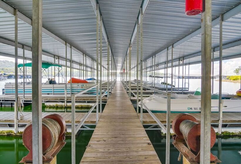 Lakefront Haven: Boat Slip, Deck & Community Pool!