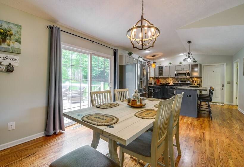 Lakefront Home W/ Hot Tub   15 Mi To Dollywood!