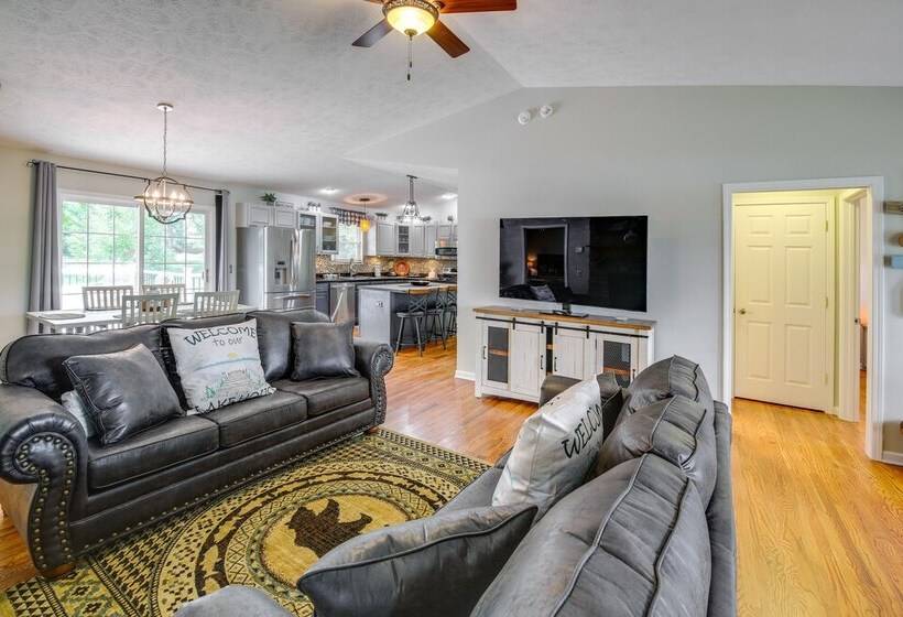 Lakefront Home W/ Hot Tub   15 Mi To Dollywood!