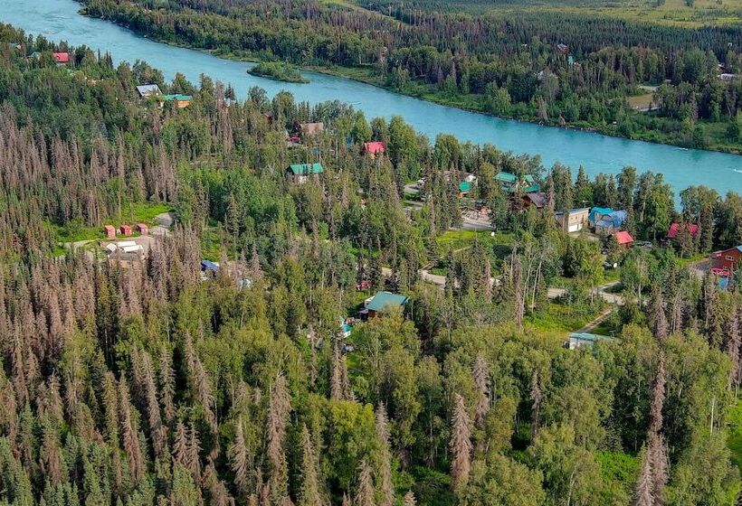 Lovely Soldotna Home, Steps From Kenai River