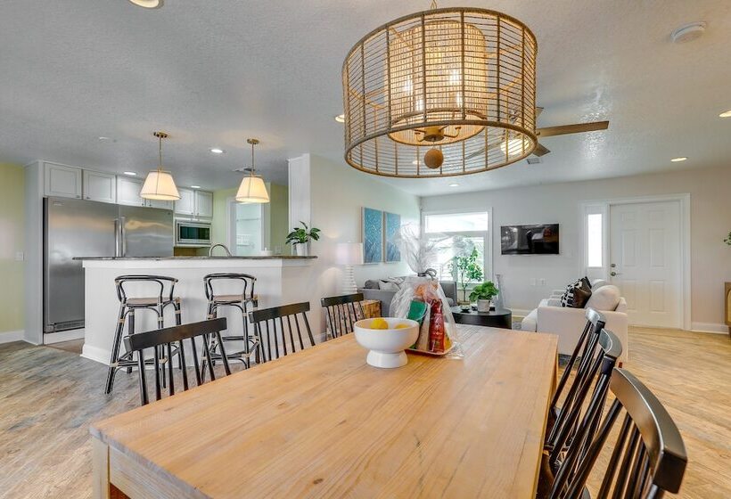 Luxury Apollo Beach Retreat W/ Private Pool & Dock