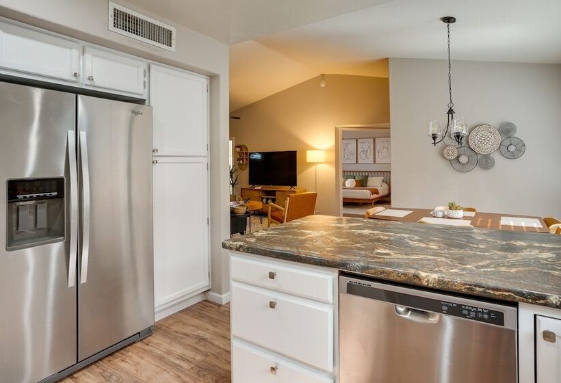 Modern Peoria Home W/ Pool Access & Private Yard!