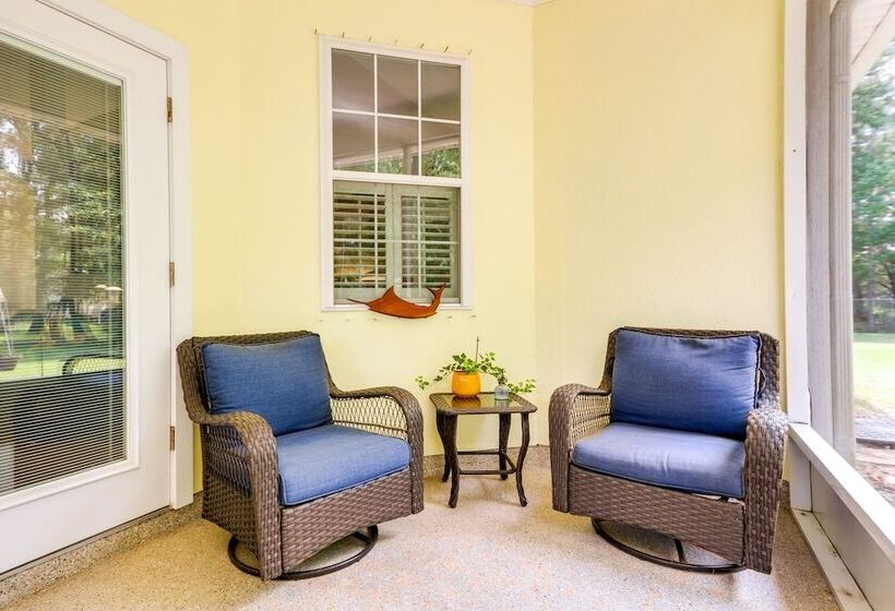 4 Mi To Beach: Navarre Retreat W/ Screened Porch!