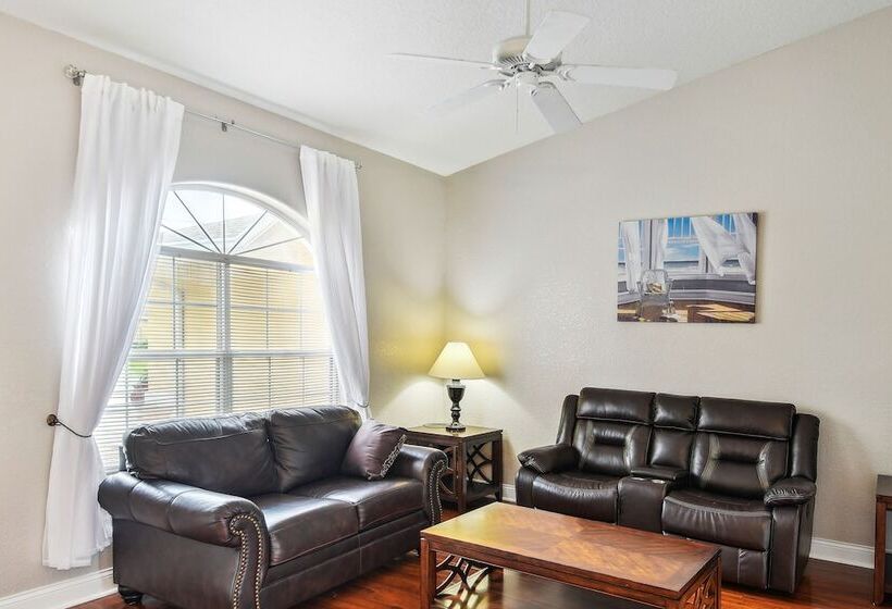 Palm Coast Escape: Screened Lanai, Saltwater Pool!