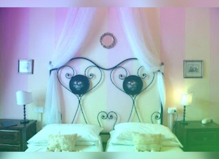 پانسیون Room In Guest Room   Viareggio Top Deco Versilia