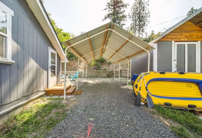 Pet Friendly Newman Lake Cottage W/ Beach Access!