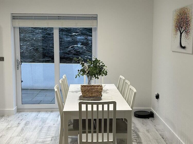 إقامة Impeccable 4 Bed House In Trearddur Bay