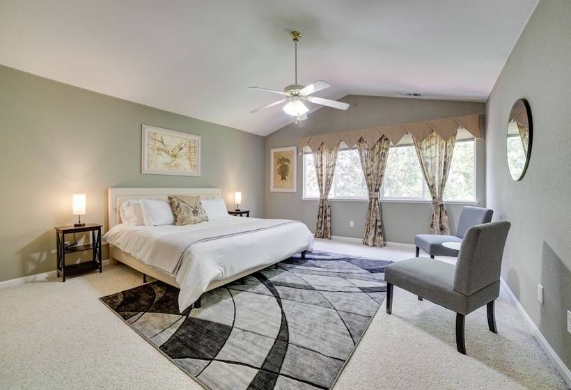 Spacious Reno Home W/ Deck ~ 1 Mi To Downtown!