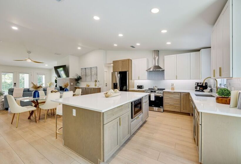 St Augustine Home W/ Patio   1 Mi To Beaches!