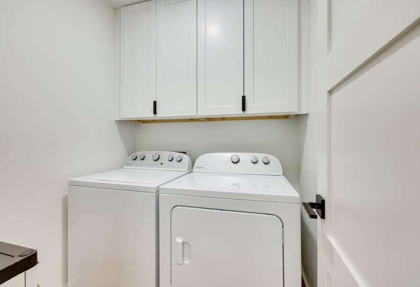 St Augustine Home W/ Patio   1 Mi To Beaches!