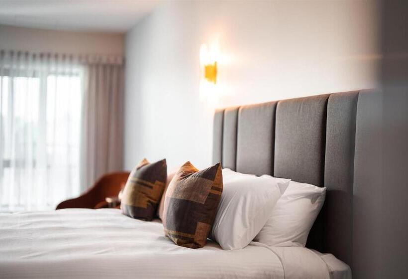 St Hugh Hotel Wagga Wagga