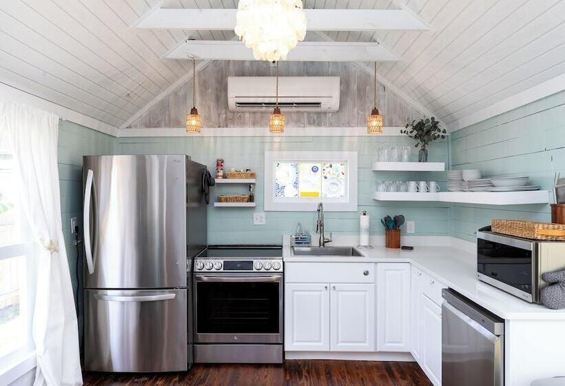 Sunkissed Cottage