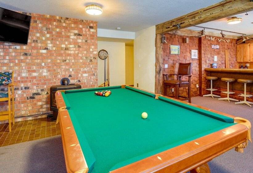 Westport Retreat W/ Pool Table: Walk To State Park
