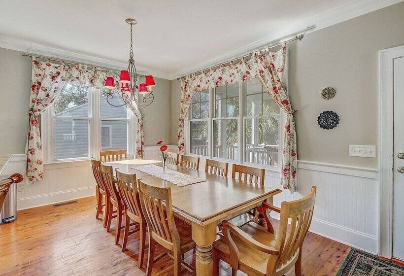 41st Ave   7 41st Avenue