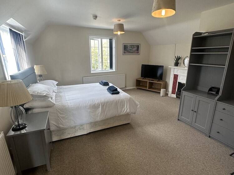 مبيت وإفطار The Fish And Anchor Inn