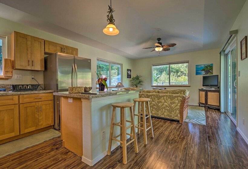 Big Island Paradise  Hawaiian Retreat W/ Patio!
