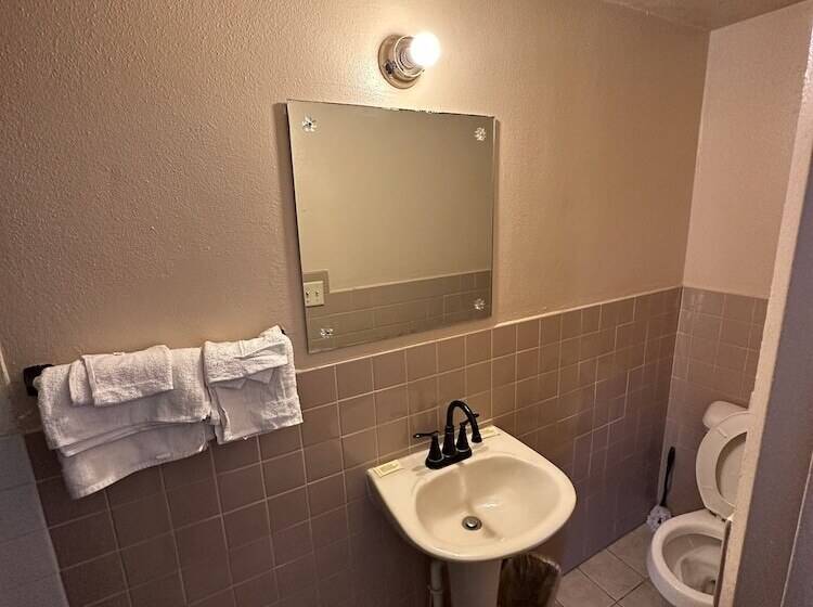 Crestview Motel Inc