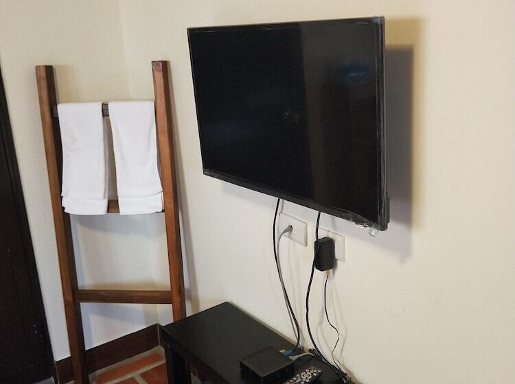 هتل Blue Mountain Inn