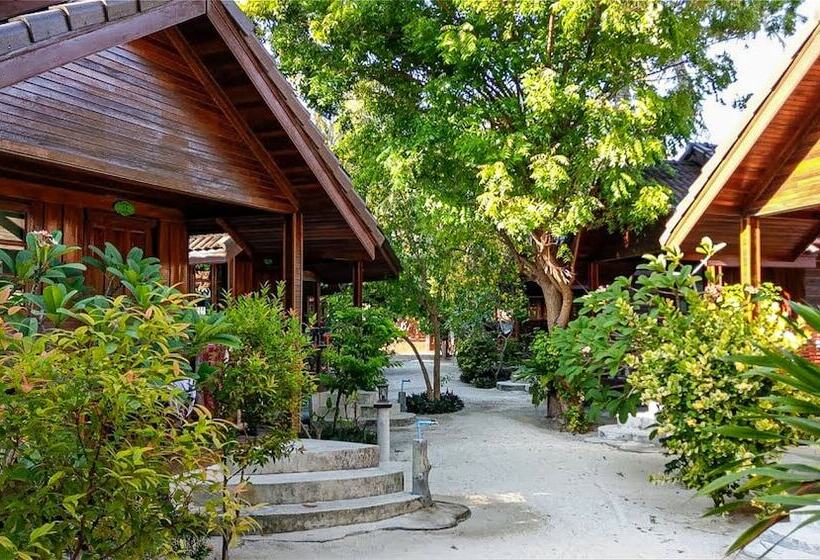 هتل Chareena Beachside