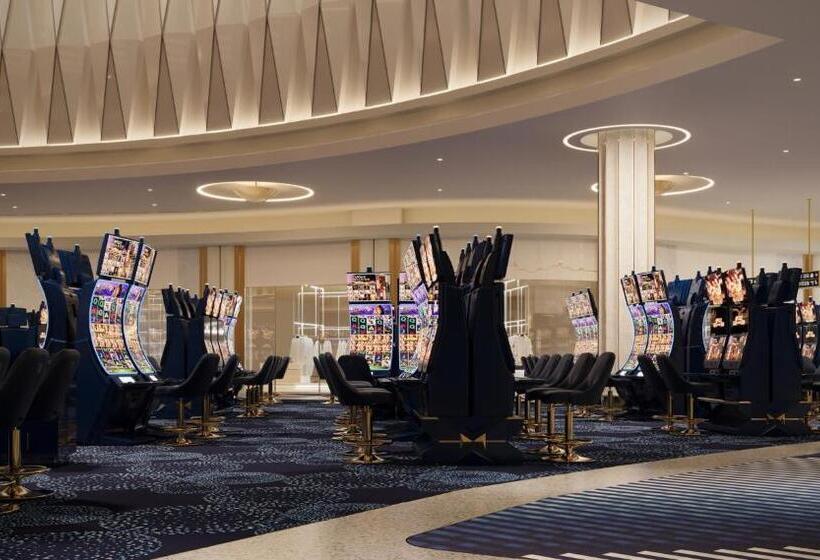 هتل Fontainebleau Las Vegas