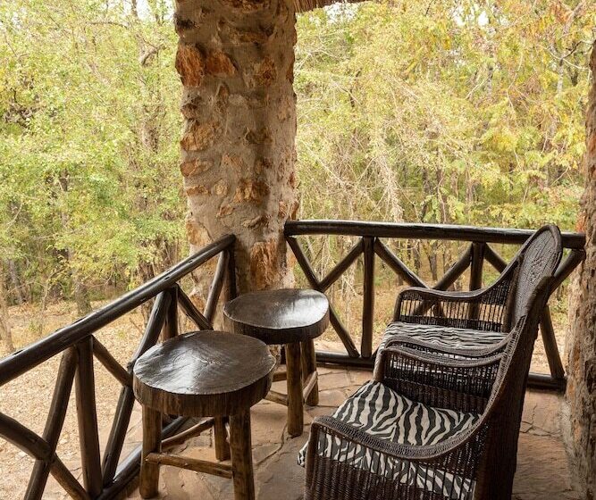 Отель Sable Mountain Lodge