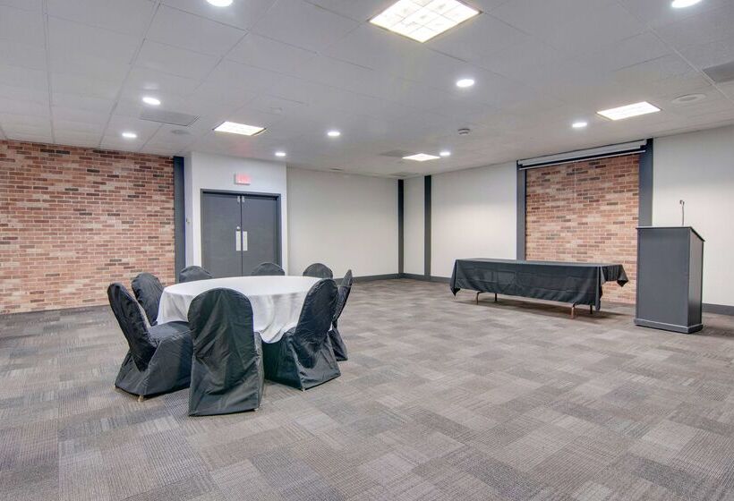 בית מלון כפרי Studio 6 Suites Clarion, Pa