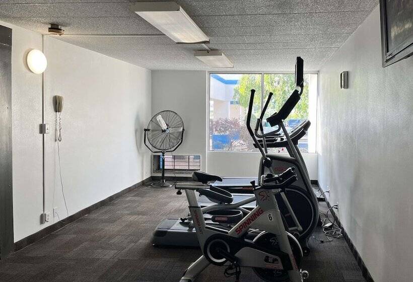 בית מלון כפרי Studio 6 Suites Clarion, Pa