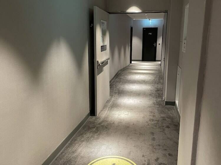 Meworld Hotel Taipei Main Station