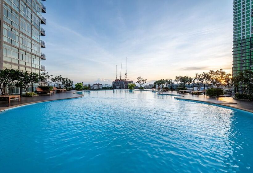 پانسیون The Grand Jomtien By Favstay