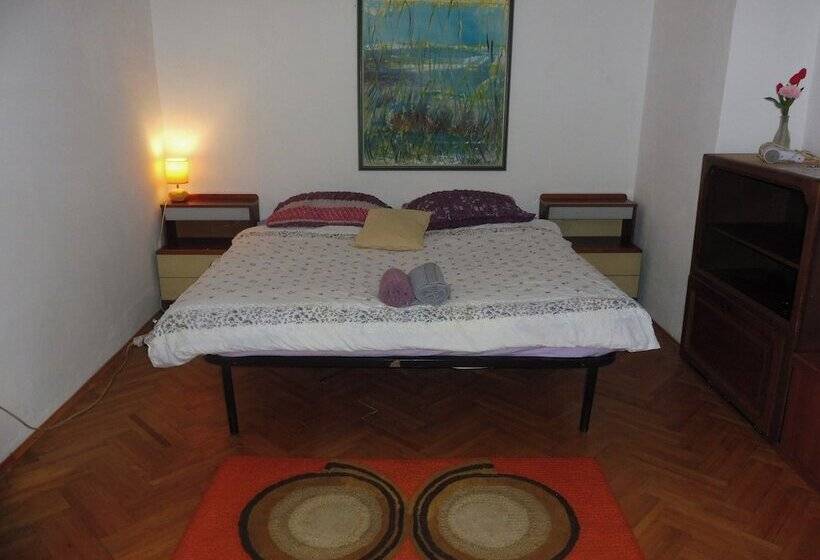 פנסיון Ul. Dinka Trinajstića 10