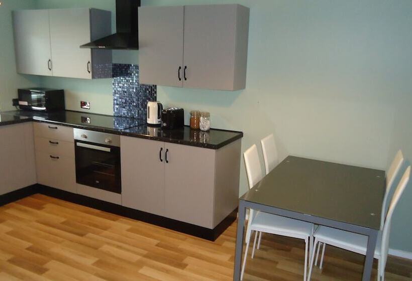 레지던스 3 Bed House Mkt Deeping   Nr Peterborough Stamford