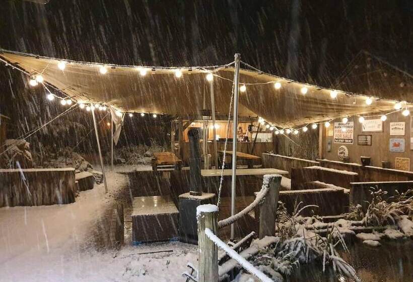 اقامتگاه Charming 2 Bed Cabin In Sutton Coldfield