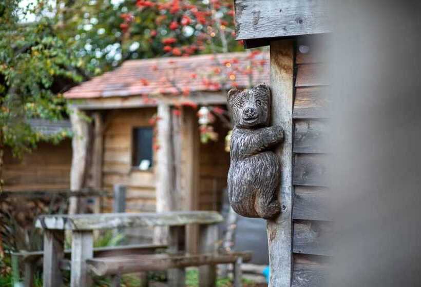 اقامتگاه Charming 2 Bed Cabin In Sutton Coldfield