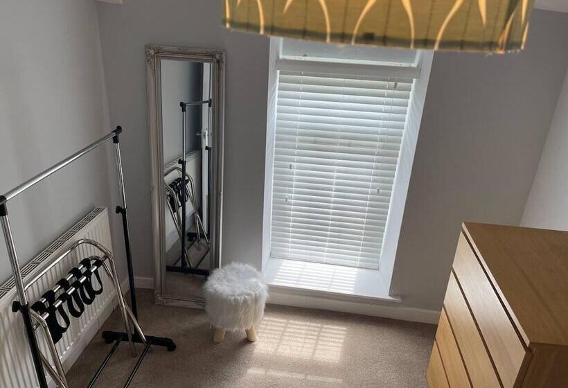 إقامة Cozy 2 Bed Cottage In Merthyr, 5 Mins To Bike Park