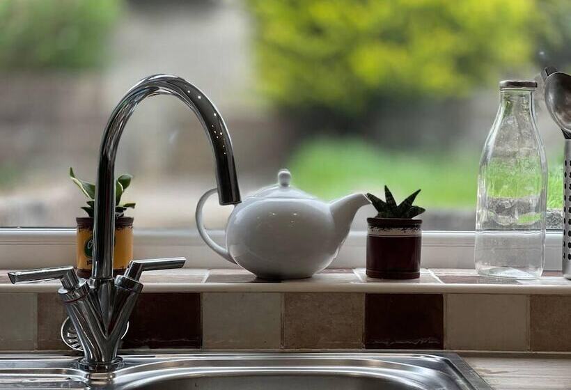 إقامة Cozy 2 Bed Cottage In Merthyr, 5 Mins To Bike Park