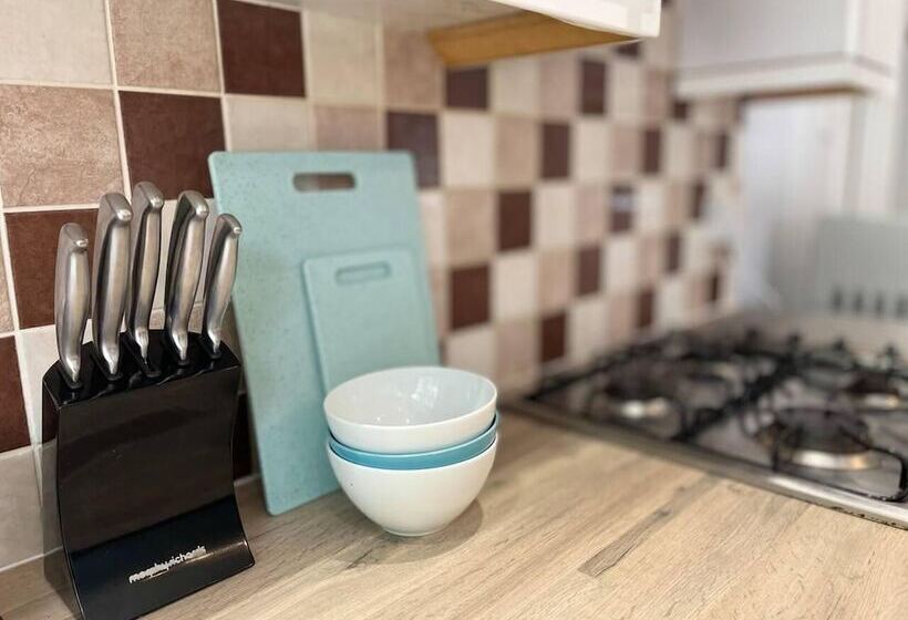 إقامة Cozy 2 Bed Cottage In Merthyr, 5 Mins To Bike Park