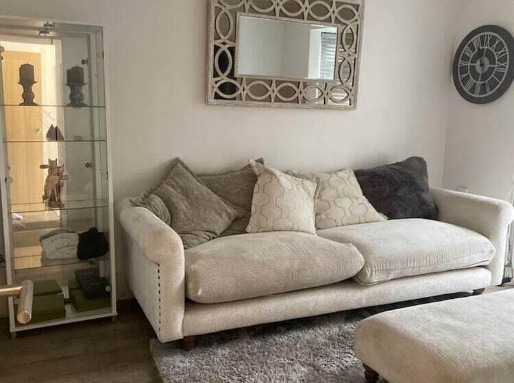 דירת נופש Lovely 3 Bed House In Potters Bar Jacuzzi & 75inch