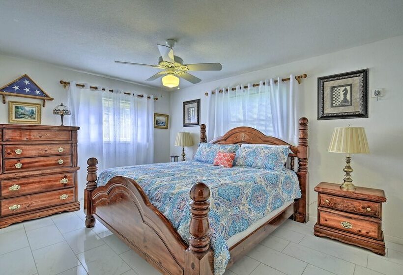 St. Petersburg Home W/ Tropical Yard & Pool!