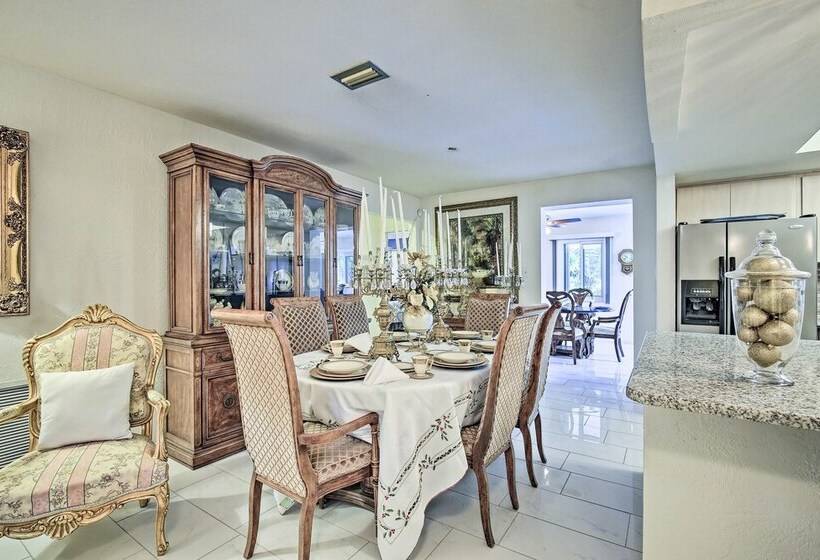 St. Petersburg Home W/ Tropical Yard & Pool!