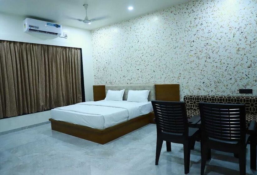 فندق Omkara Resort